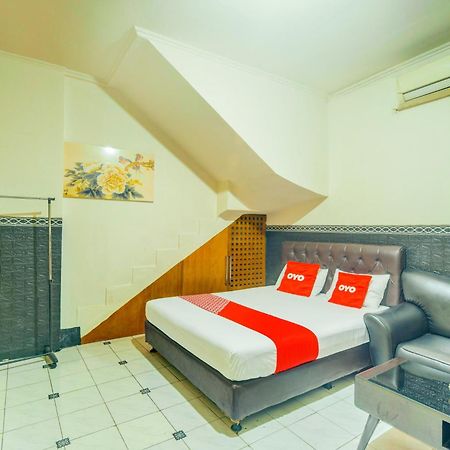 Oyo 93132 Modom Homestay Near Rs Islam Jakarta Pondok Kopi Exterior photo