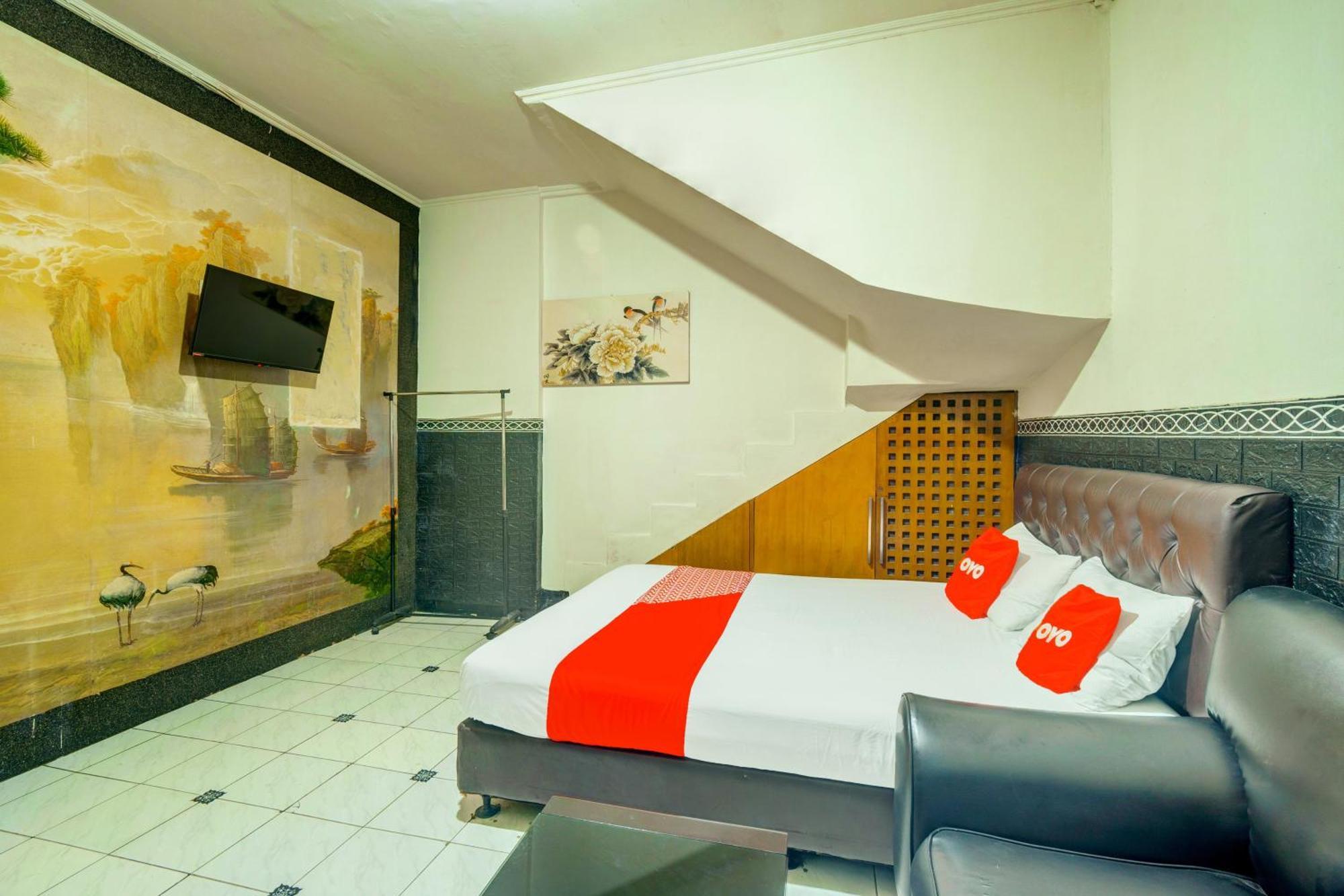 Oyo 93132 Modom Homestay Near Rs Islam Jakarta Pondok Kopi Exterior photo