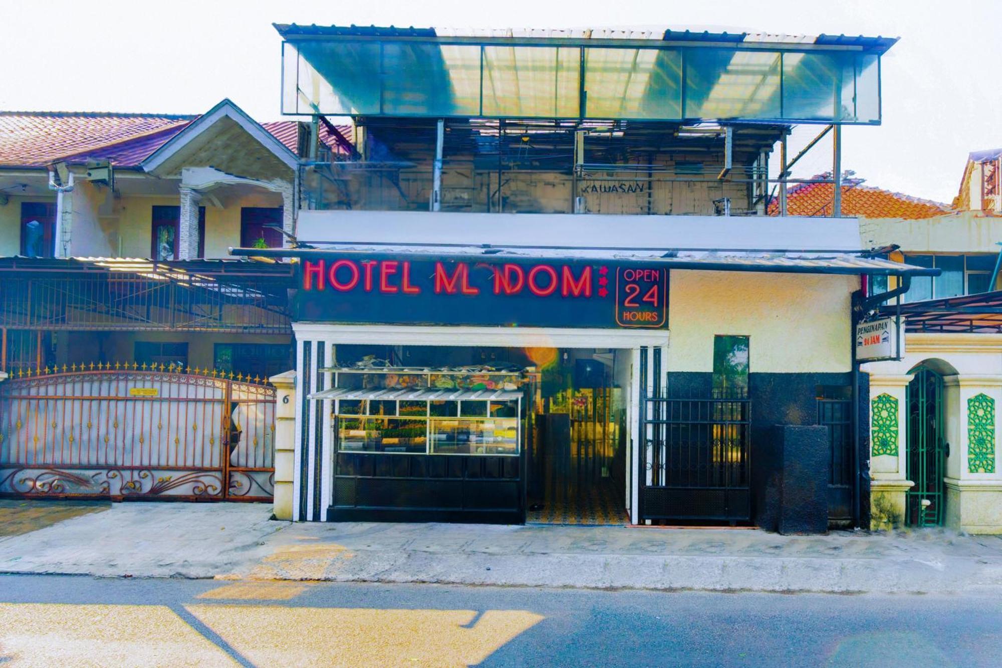 Oyo 93132 Modom Homestay Near Rs Islam Jakarta Pondok Kopi Exterior photo
